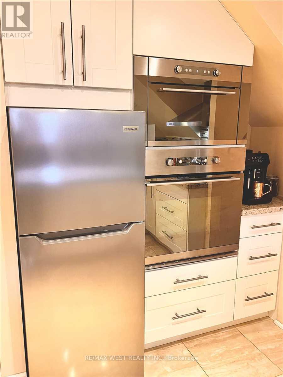 3 - 900 Avenue Road, Toronto, Ontario  M5P 2K6 - Photo 11 - C13008014