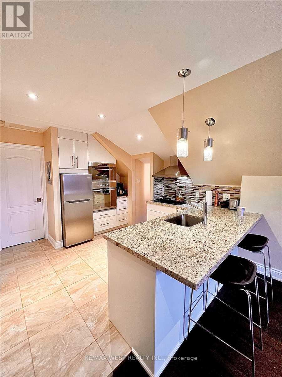 3 - 900 Avenue Road, Toronto, Ontario  M5P 2K6 - Photo 14 - C13008014