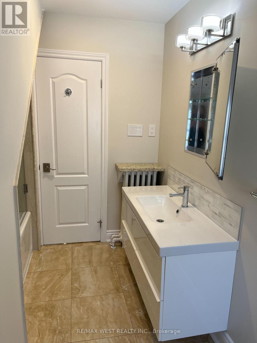 3 - 900 Avenue Road, Toronto, Ontario  M5P 2K6 - Photo 20 - C13008014