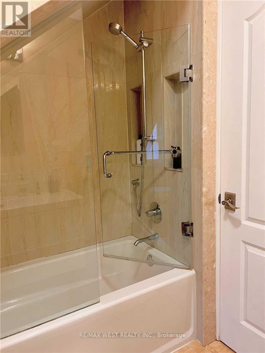 3 - 900 Avenue Road, Toronto, Ontario  M5P 2K6 - Photo 24 - C13008014