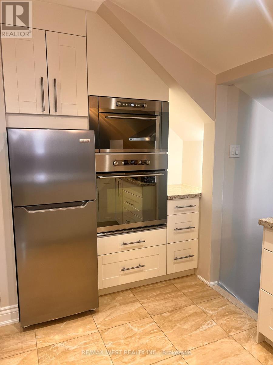 3 - 900 Avenue Road, Toronto, Ontario  M5P 2K6 - Photo 9 - C13008014