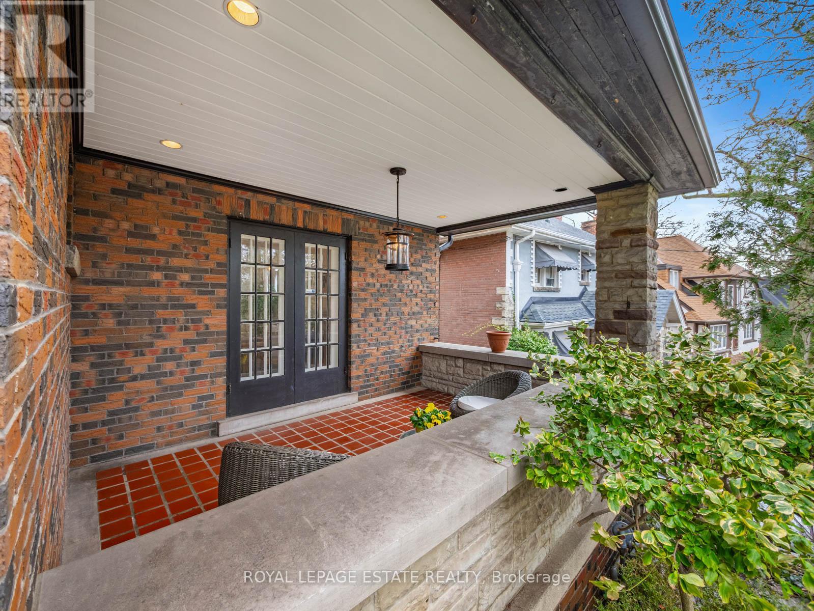 263 Glen Manor Drive E, Toronto, Ontario  M4E 2Y3 - Photo 11 - E13007830