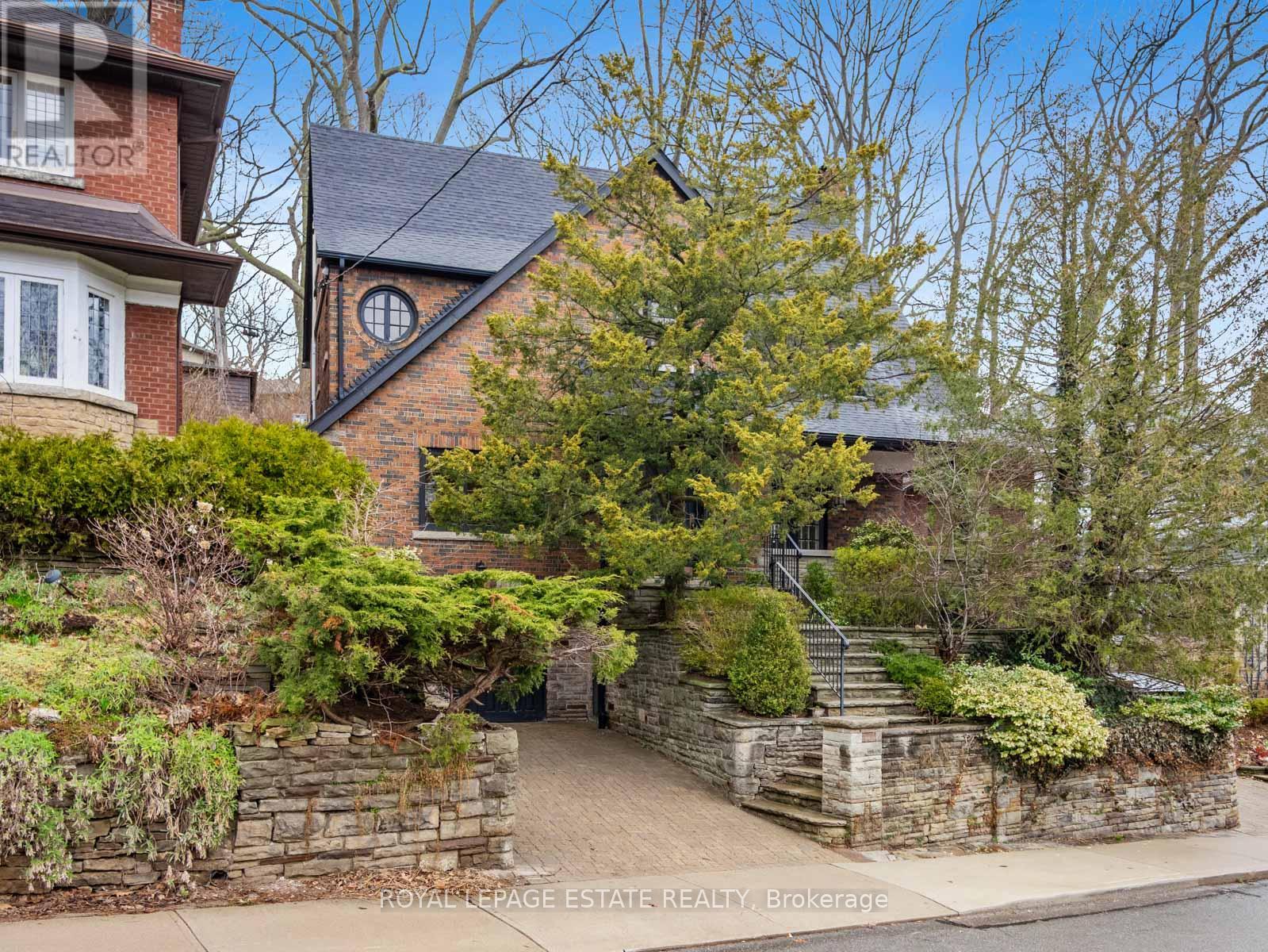 263 Glen Manor Drive E, Toronto, Ontario  M4E 2Y3 - Photo 2 - E13007830