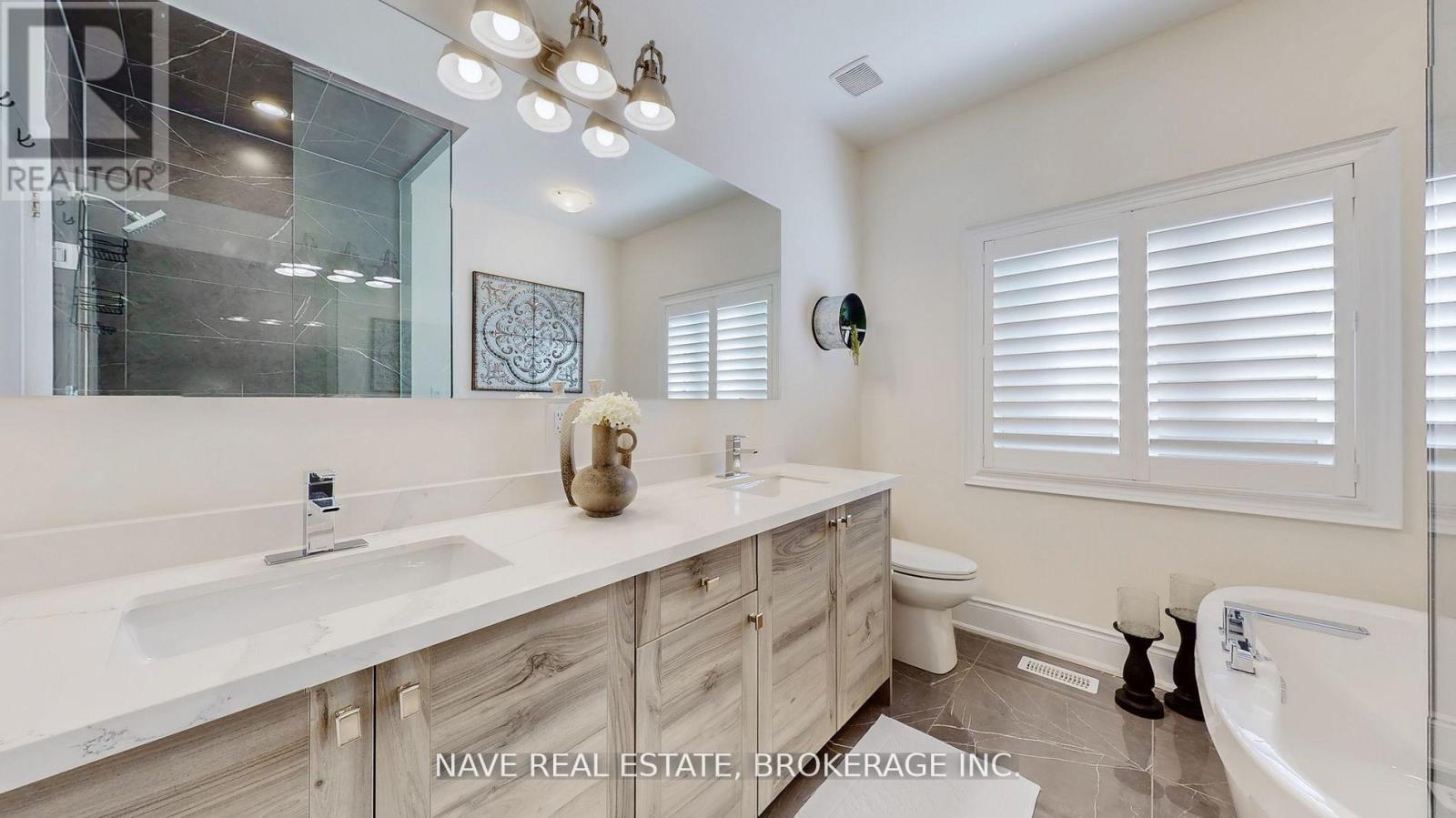 52 Conarty Cres. Crescent, Whitby, Ontario  L1P 0L4 - Photo 14 - E13007848