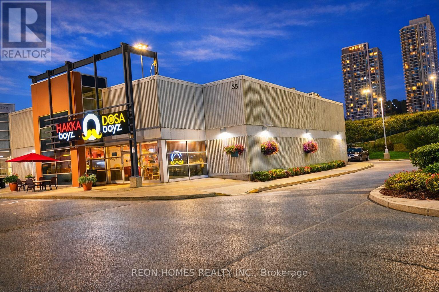 35 WILLIAM KITCHEN ROAD, Toronto, Ontario