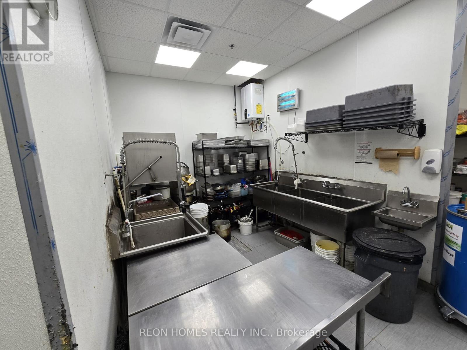 35 William Kitchen Road, Toronto, Ontario  M1P 5B7 - Photo 9 - E13007936