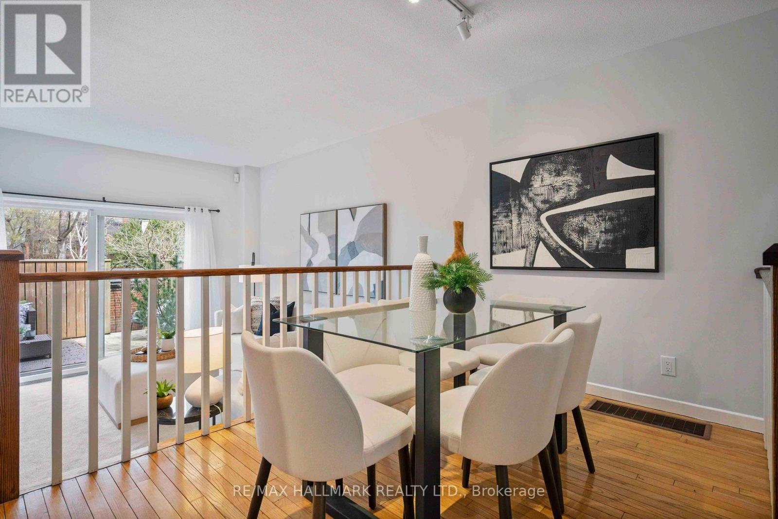 455 Broadview Avenue, Toronto, Ontario  M4K 2N3 - Photo 10 - E13008016