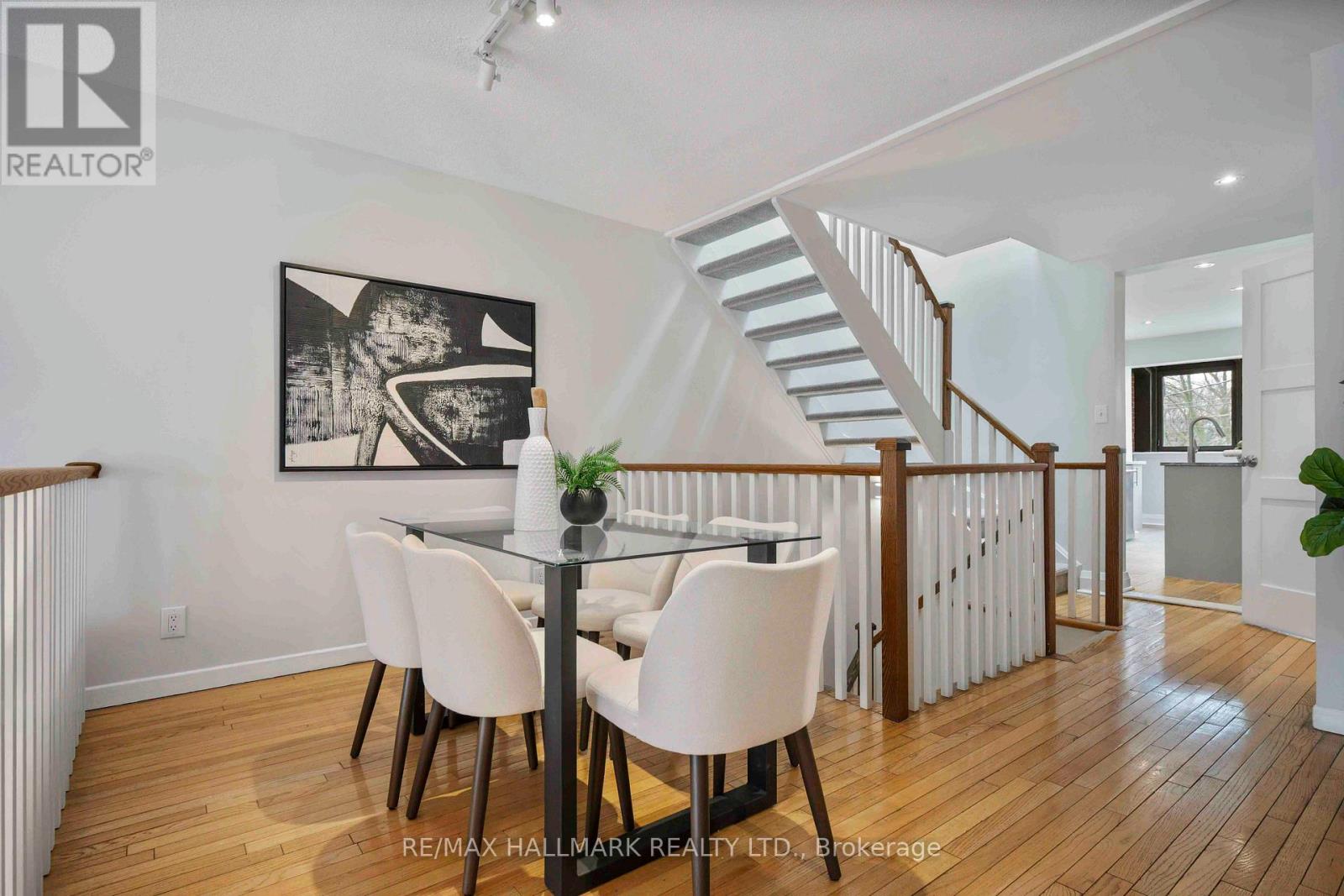 455 Broadview Avenue, Toronto, Ontario  M4K 2N3 - Photo 11 - E13008016