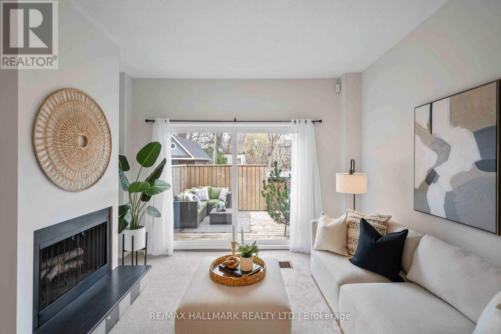 455 Broadview Avenue, Toronto, Ontario  M4K 2N3 - Photo 12 - E13008016