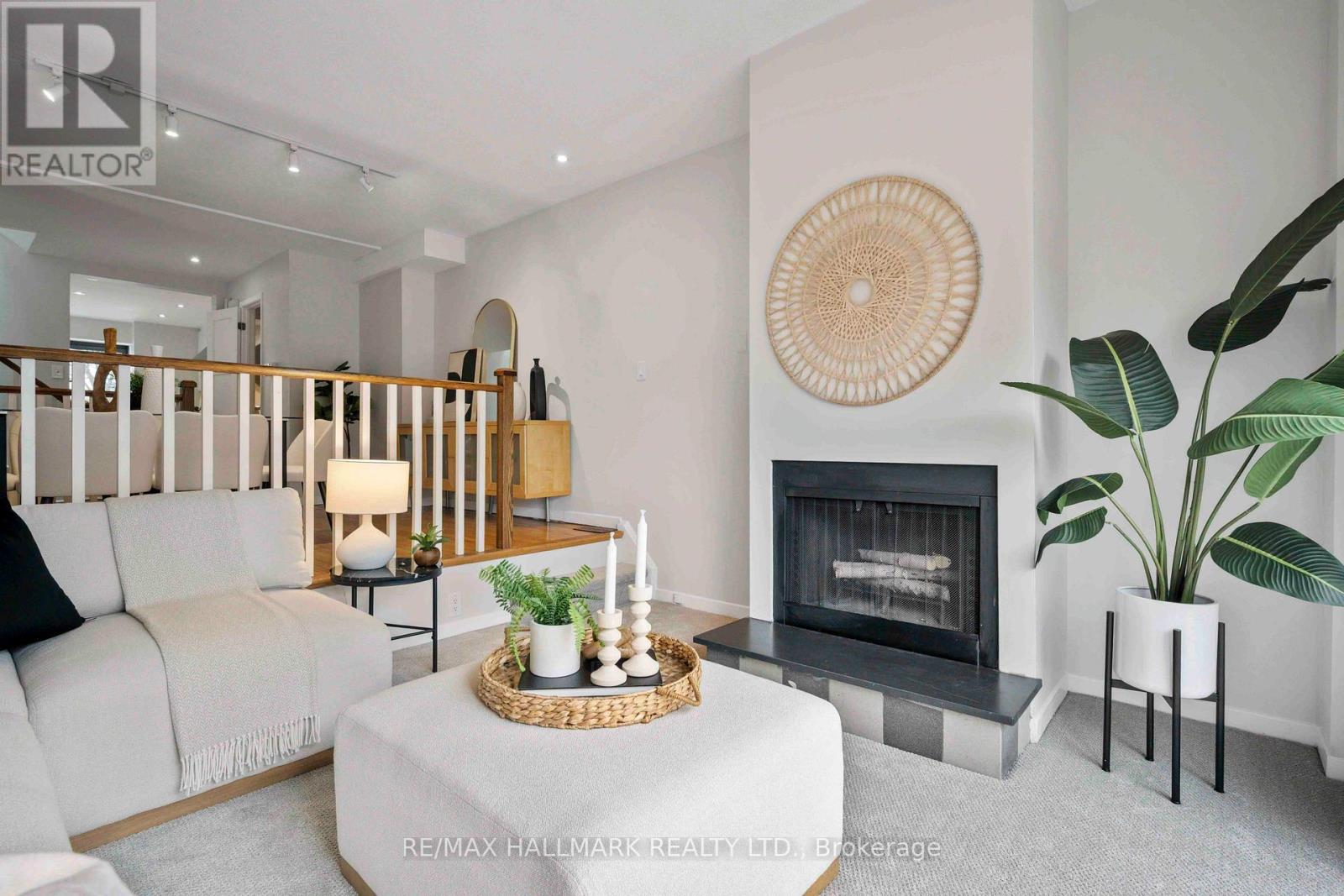 455 Broadview Avenue, Toronto, Ontario  M4K 2N3 - Photo 16 - E13008016