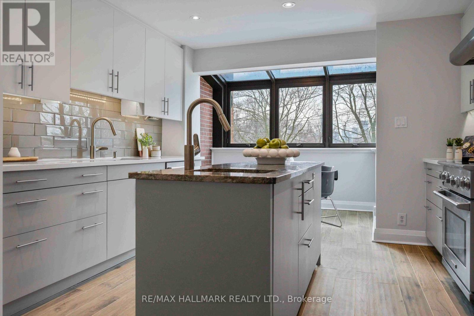 455 Broadview Avenue, Toronto, Ontario  M4K 2N3 - Photo 20 - E13008016