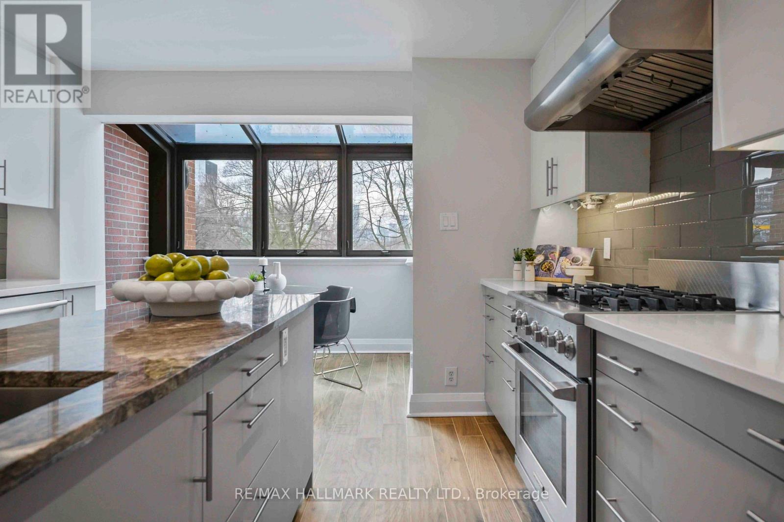 455 Broadview Avenue, Toronto, Ontario  M4K 2N3 - Photo 21 - E13008016