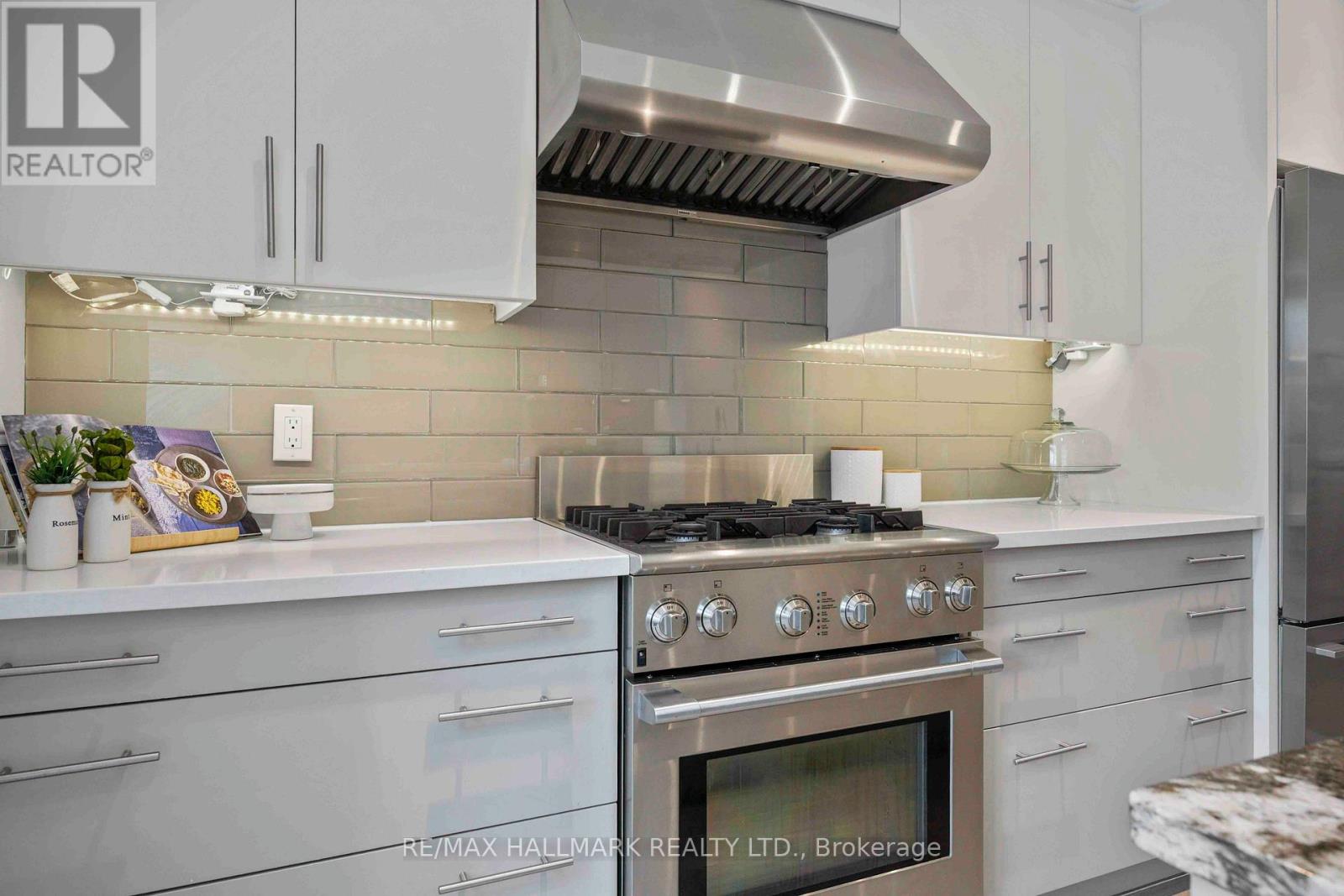 455 Broadview Avenue, Toronto, Ontario  M4K 2N3 - Photo 23 - E13008016