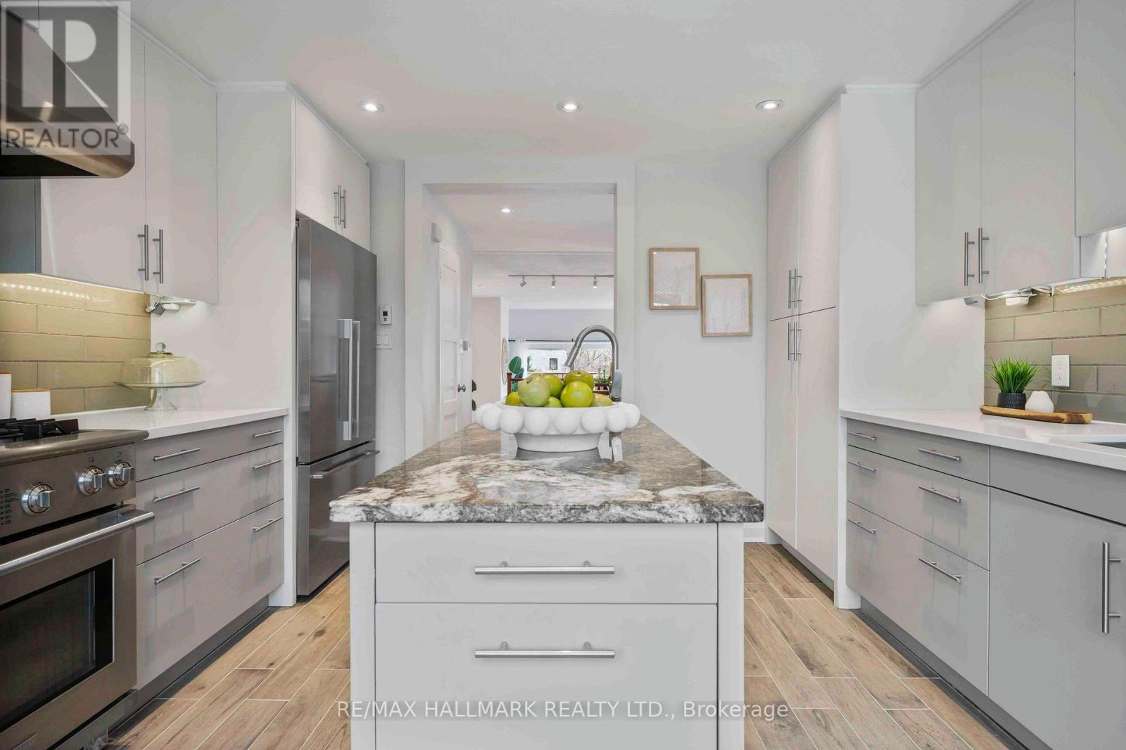 455 Broadview Avenue, Toronto, Ontario  M4K 2N3 - Photo 25 - E13008016