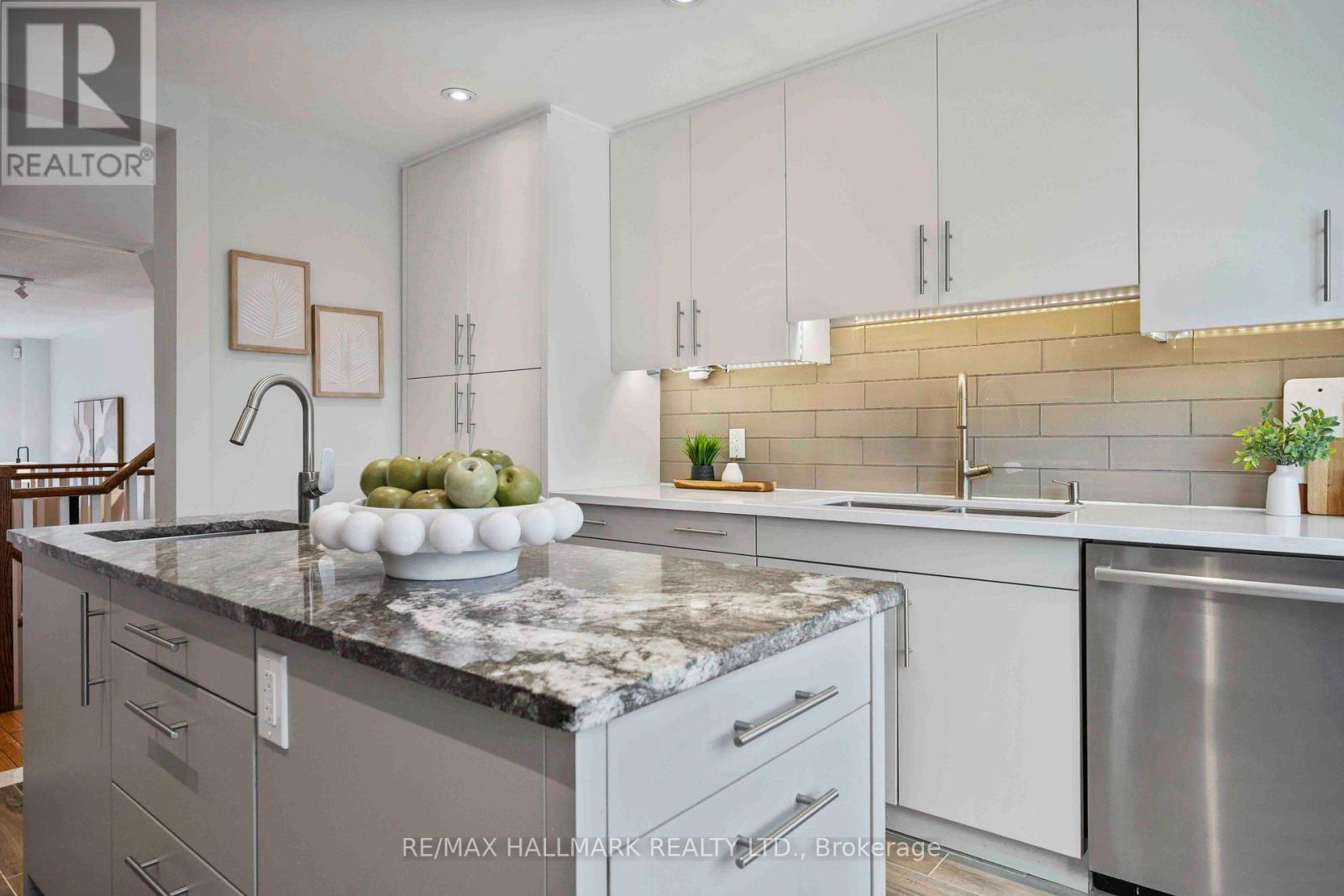 455 Broadview Avenue, Toronto, Ontario  M4K 2N3 - Photo 26 - E13008016