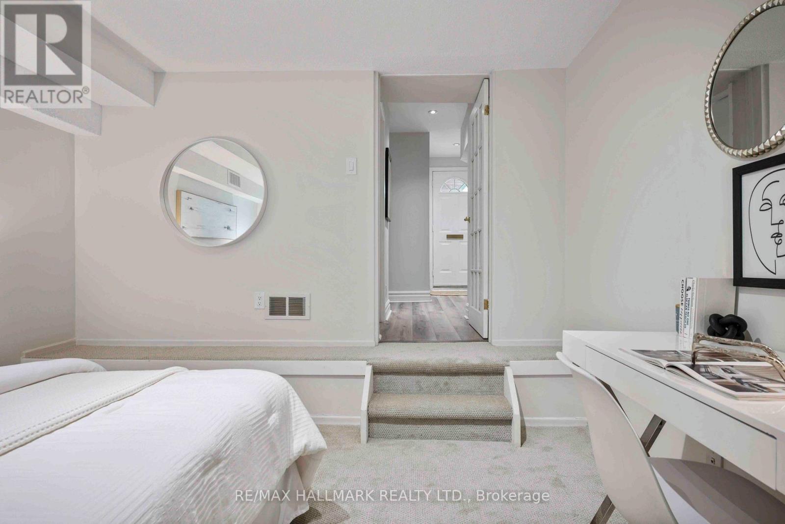 455 Broadview Avenue, Toronto, Ontario  M4K 2N3 - Photo 6 - E13008016