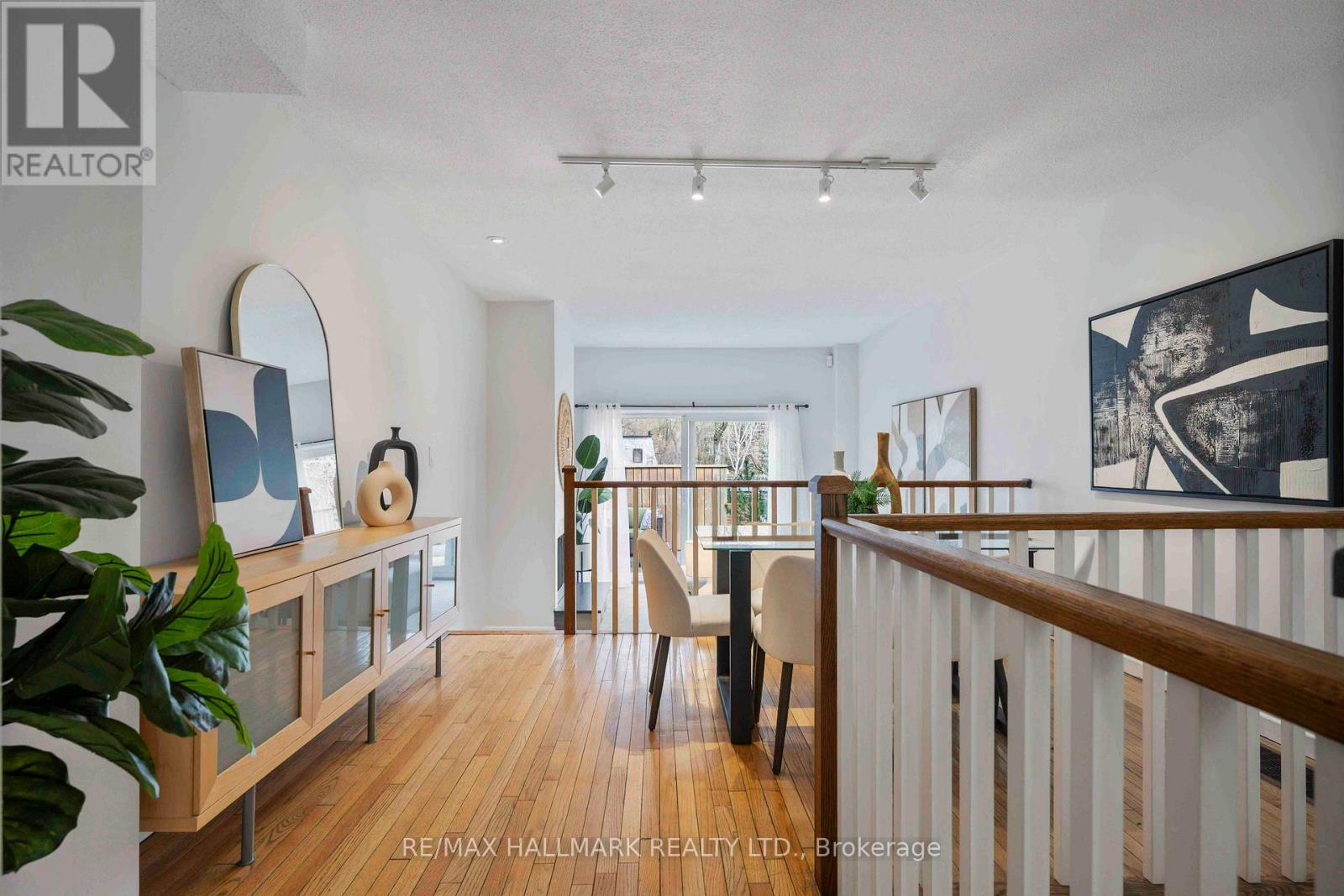 455 Broadview Avenue, Toronto, Ontario  M4K 2N3 - Photo 8 - E13008016