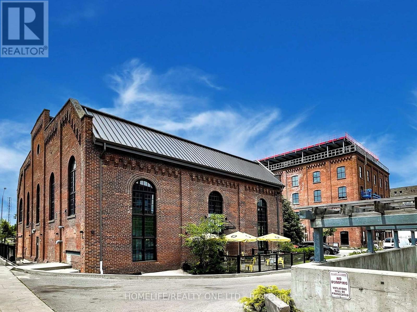 1076 Lansdowne Avenue, Toronto, Ontario  M6H 4H2 - Photo 37 - W12945286