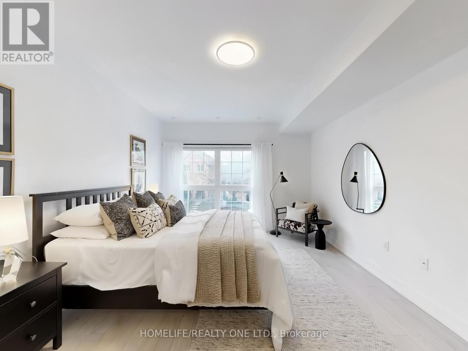 1076 Lansdowne Avenue, Toronto, Ontario  M6H 4H2 - Photo 14 - W12945286