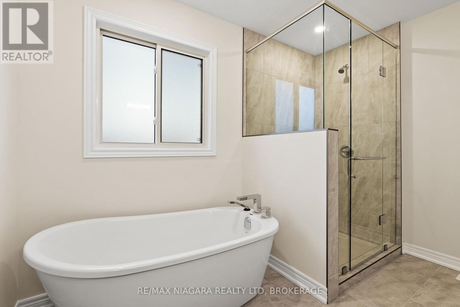 B - 427 Vine Street, St. Catharines, Ontario  L2M 3S6 - Photo 18 - X13007880