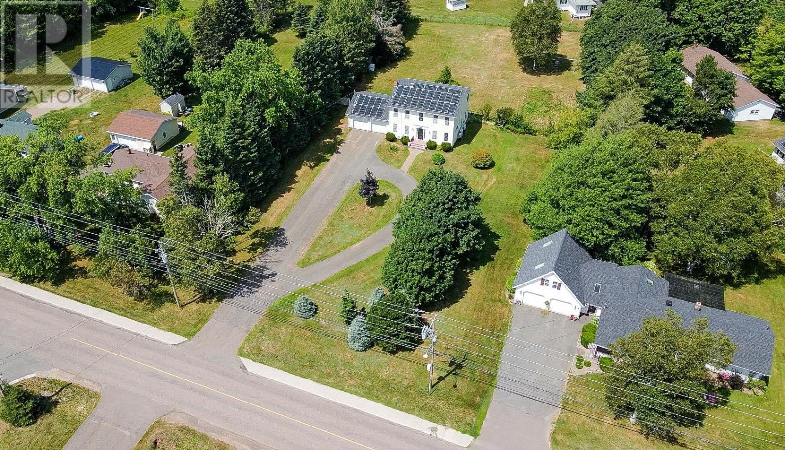 14 Royalty Road, Charlottetown, Prince Edward Island  C1E 1T8 - Photo 2 - 202607657