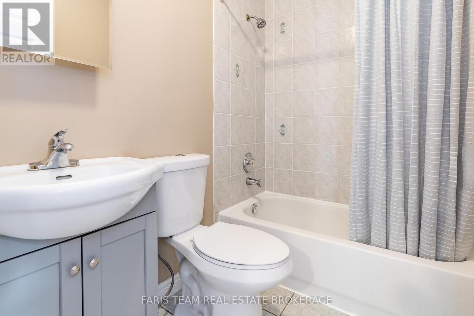 1006 Leslie Drive, Innisfil, Ontario  L9S 2B2 - Photo 20 - N13008000