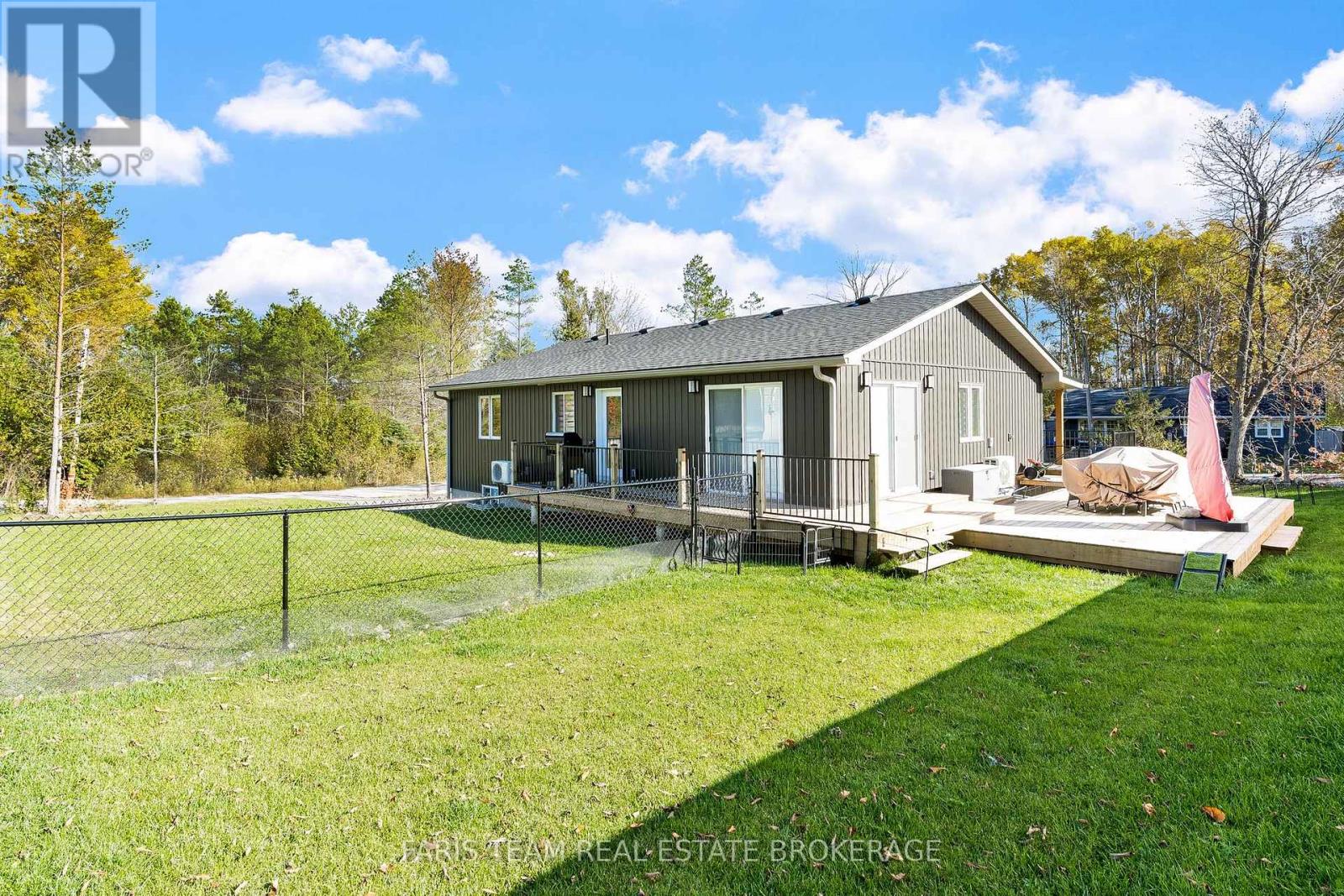 550 Second Avenue, Tay (Port Mcnicoll), Ontario  L0K 1R0 - Photo 25 - S13007970