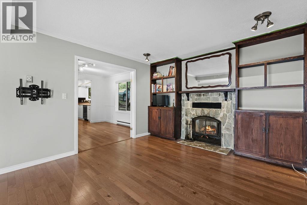 407 Dartmoor Drive, Coquitlam, British Columbia V3K 5V3 - Photo 10 - R3111925