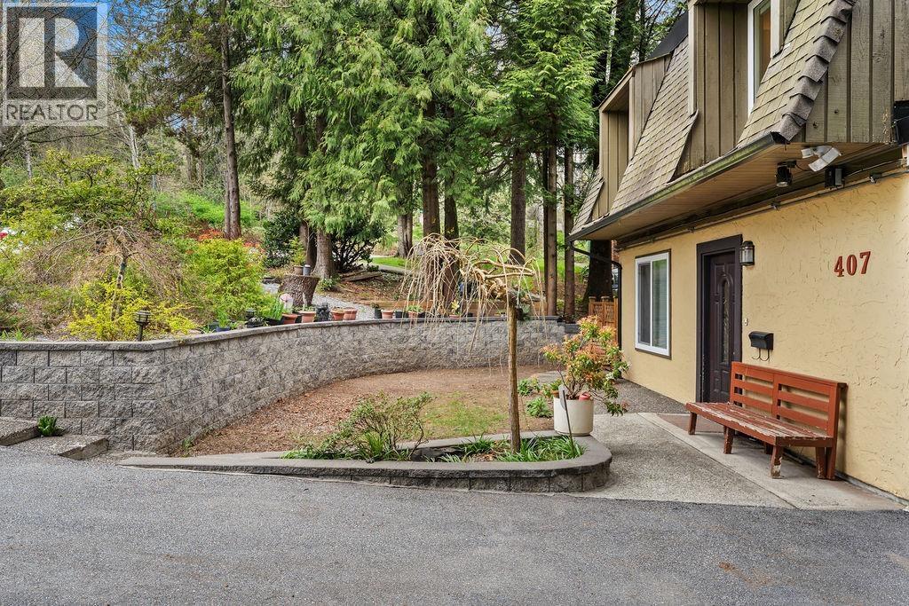 407 Dartmoor Drive, Coquitlam, British Columbia V3K 5V3 - Photo 3 - R3111925