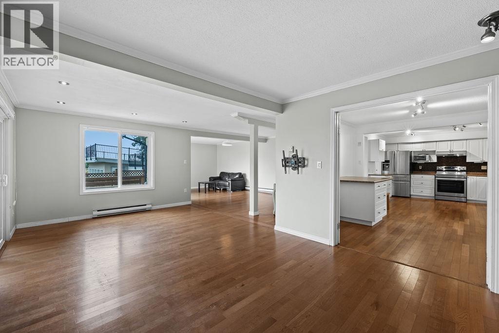 407 Dartmoor Drive, Coquitlam, British Columbia V3K 5V3 - Photo 13 - R3111925