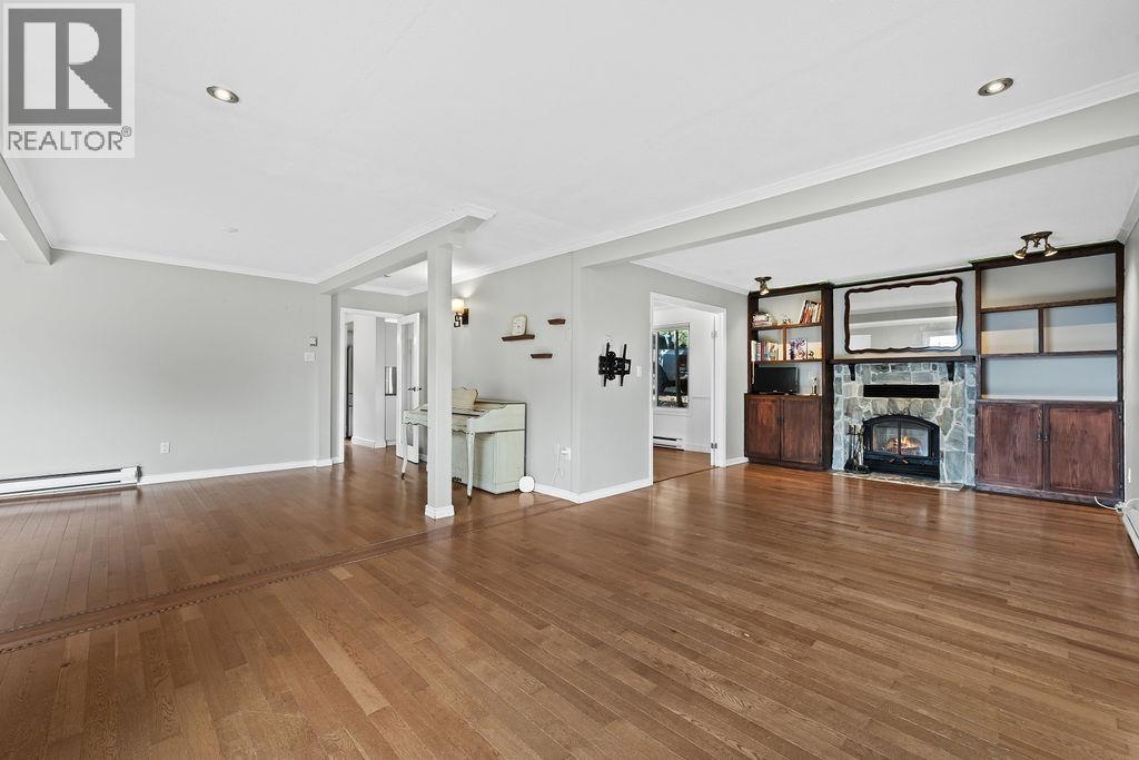 407 Dartmoor Drive, Coquitlam, British Columbia V3K 5V3 - Photo 11 - R3111925