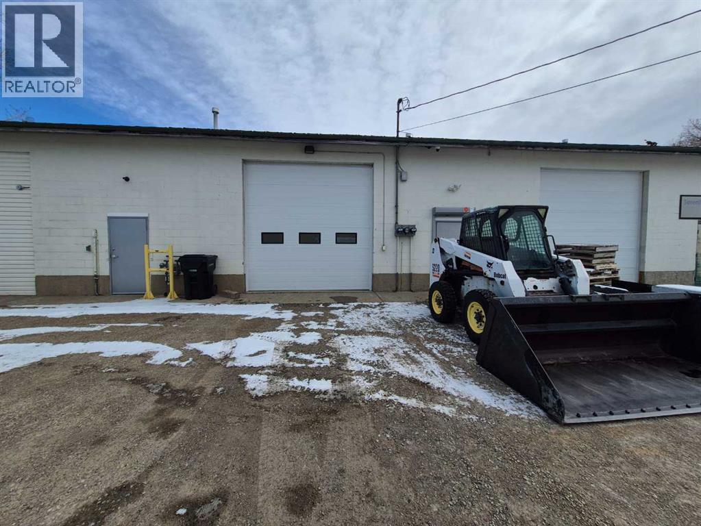A2, 5018 57 Avenue, Olds, Alberta  T4H 1J1 - Photo 2 - A2287214
