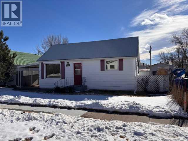 341 50 Avenue W, Claresholm, Alberta  T0L 0T0 - Photo 2 - A2289549