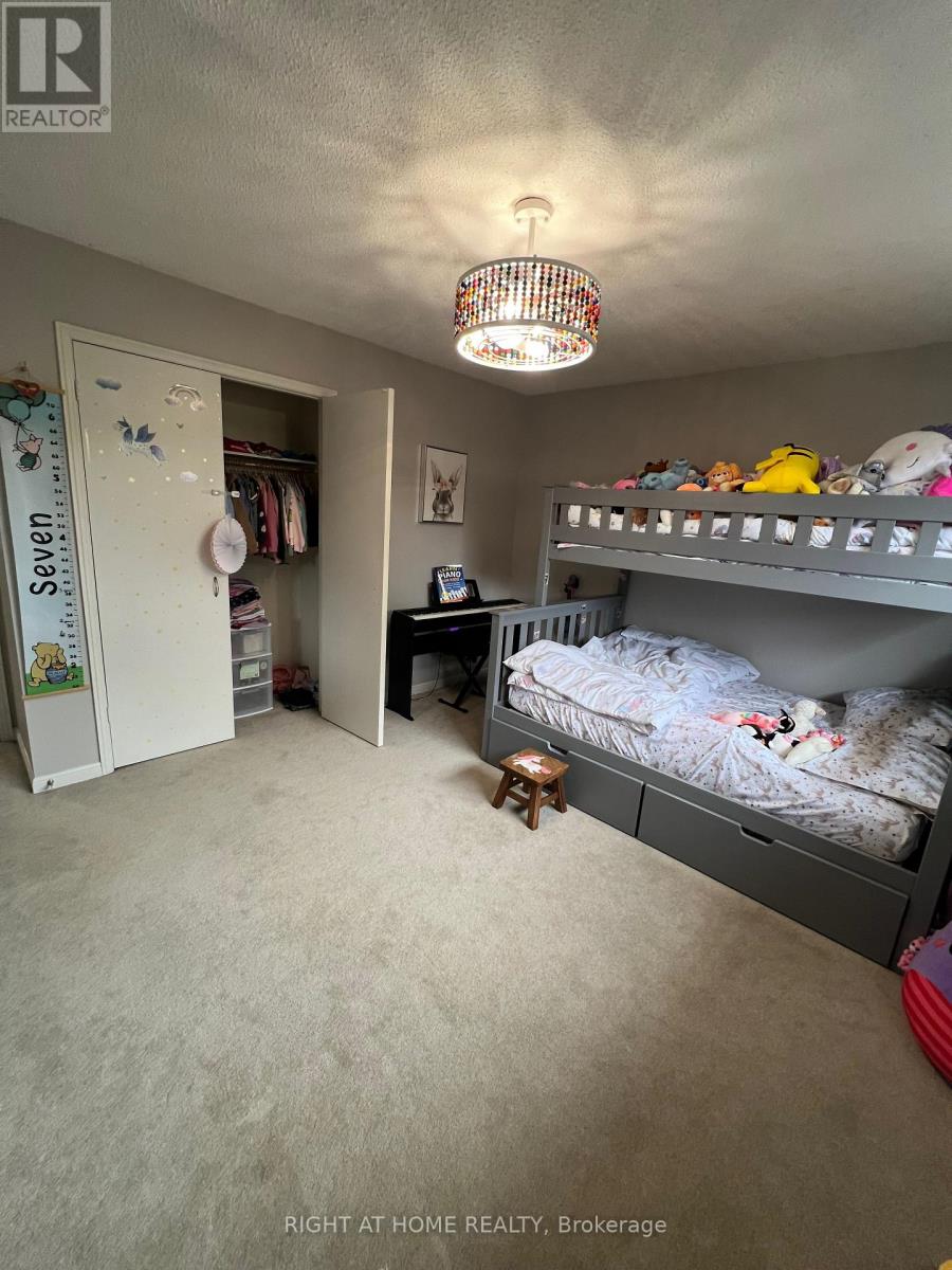 2516 Parmeer Drive, Mississauga, Ontario  L5C 3B2 - Photo 23 - W13007836