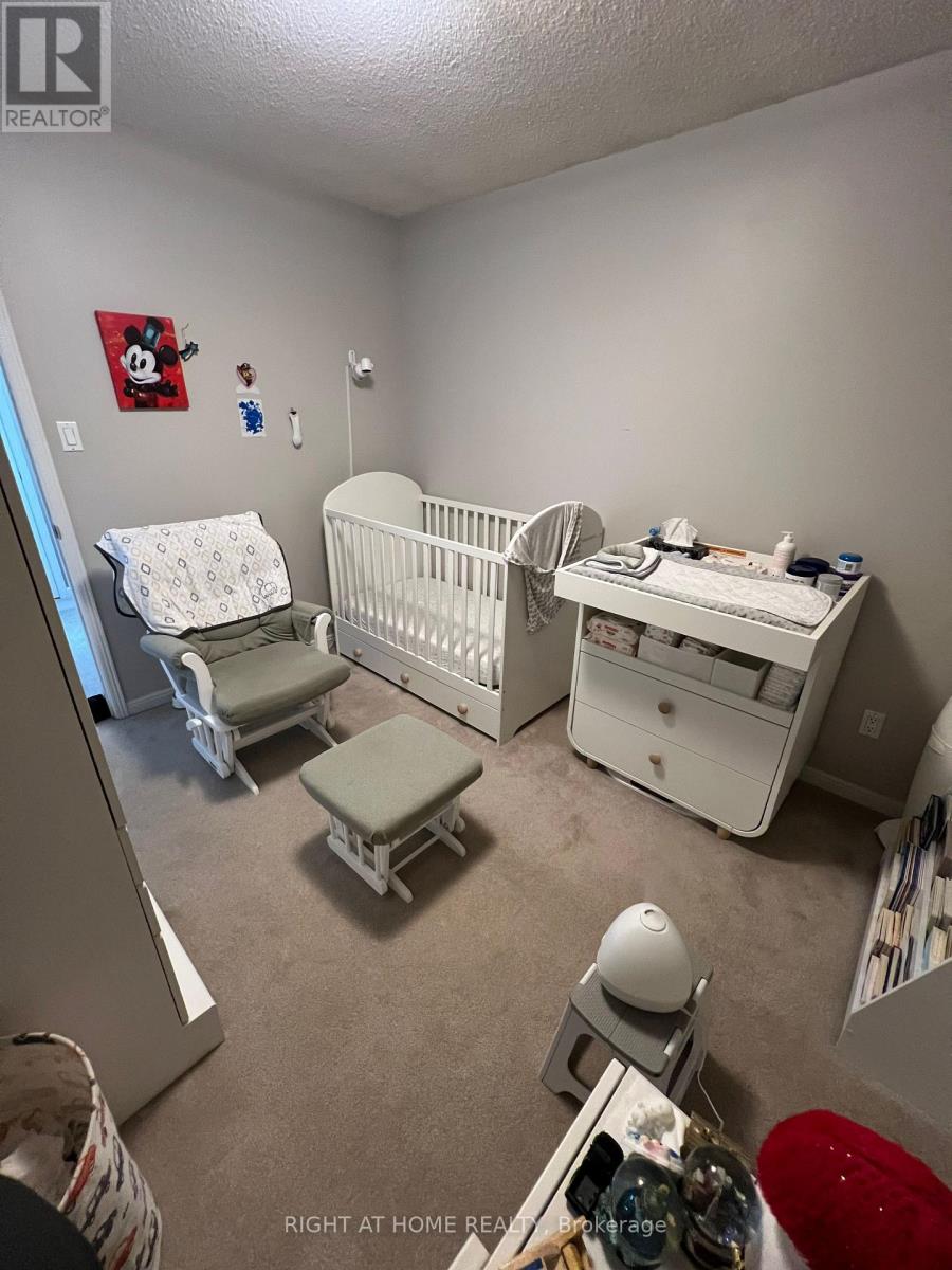 2516 Parmeer Drive, Mississauga, Ontario  L5C 3B2 - Photo 24 - W13007836