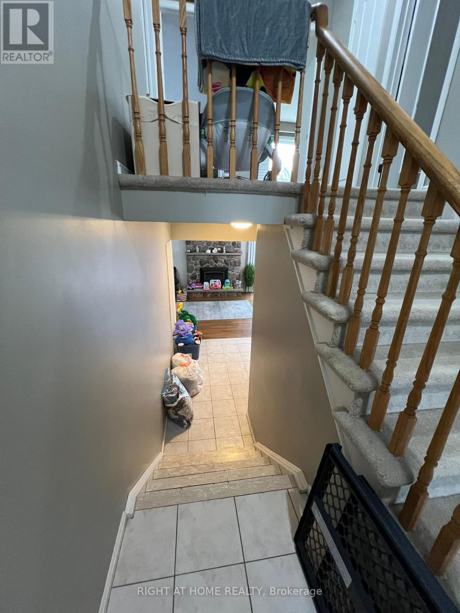 2516 Parmeer Drive, Mississauga, Ontario  L5C 3B2 - Photo 25 - W13007836