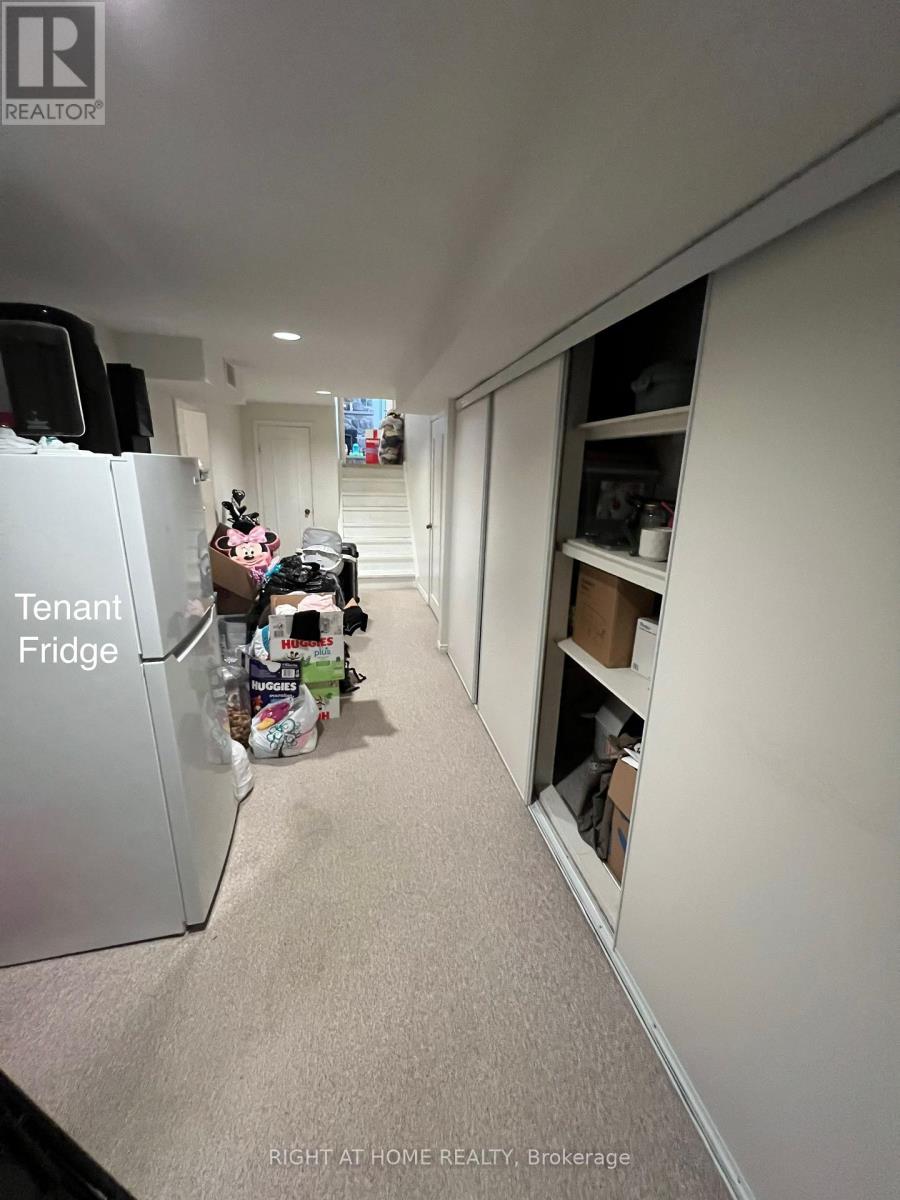 2516 Parmeer Drive, Mississauga, Ontario  L5C 3B2 - Photo 31 - W13007836