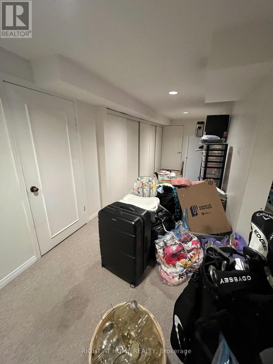 2516 Parmeer Drive, Mississauga, Ontario  L5C 3B2 - Photo 32 - W13007836