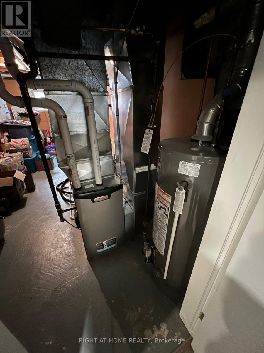 2516 Parmeer Drive, Mississauga, Ontario  L5C 3B2 - Photo 36 - W13007836