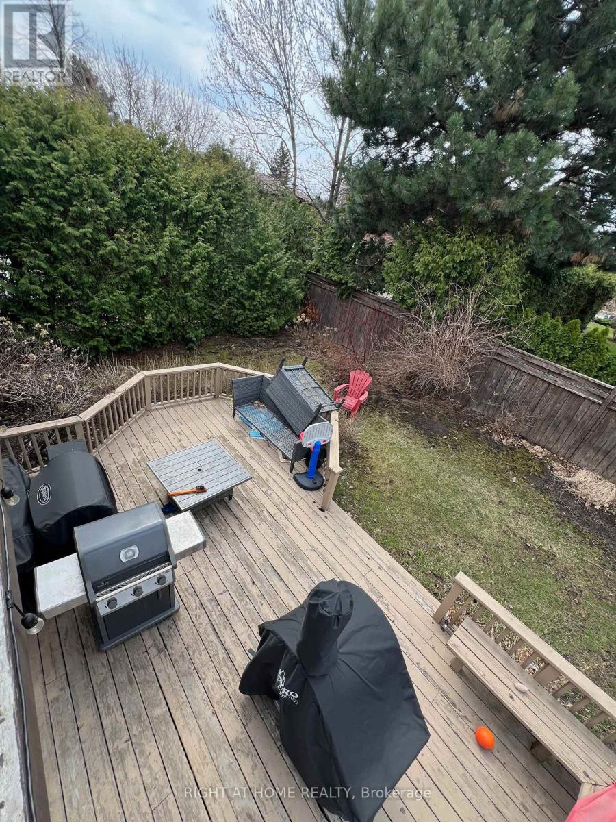 2516 Parmeer Drive, Mississauga, Ontario  L5C 3B2 - Photo 7 - W13007836