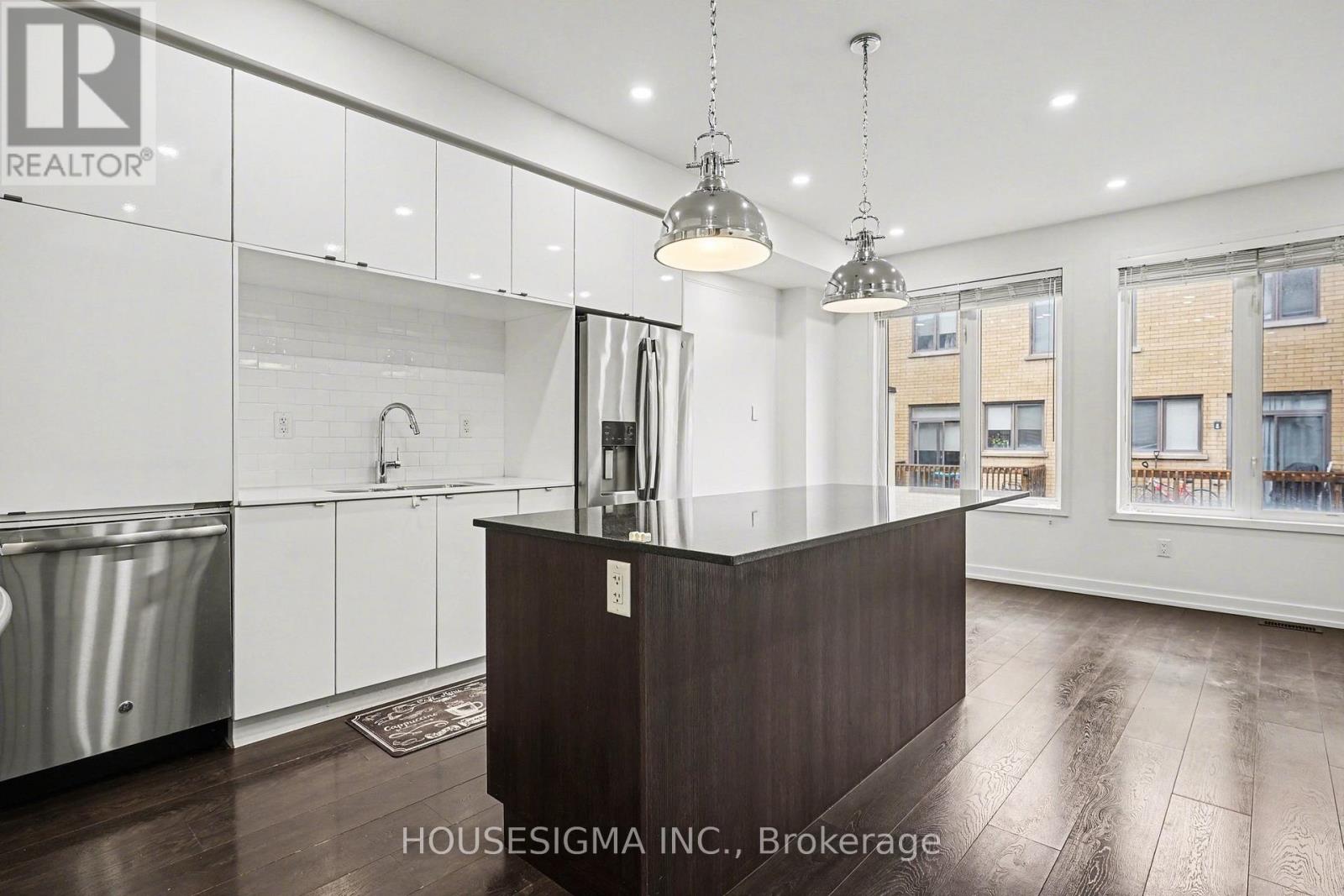 197 Sabina Drive, Oakville, Ontario  L6H 0L4 - Photo 12 - W13007842