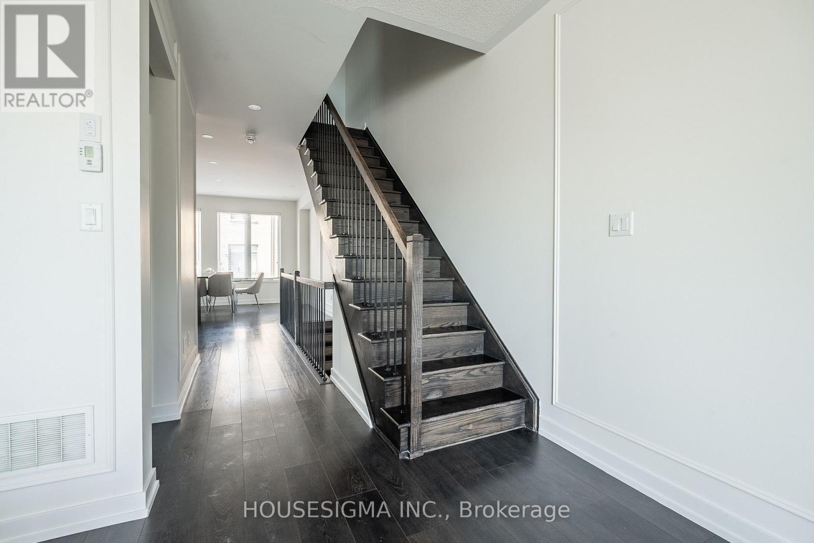 197 Sabina Drive, Oakville, Ontario  L6H 0L4 - Photo 19 - W13007842