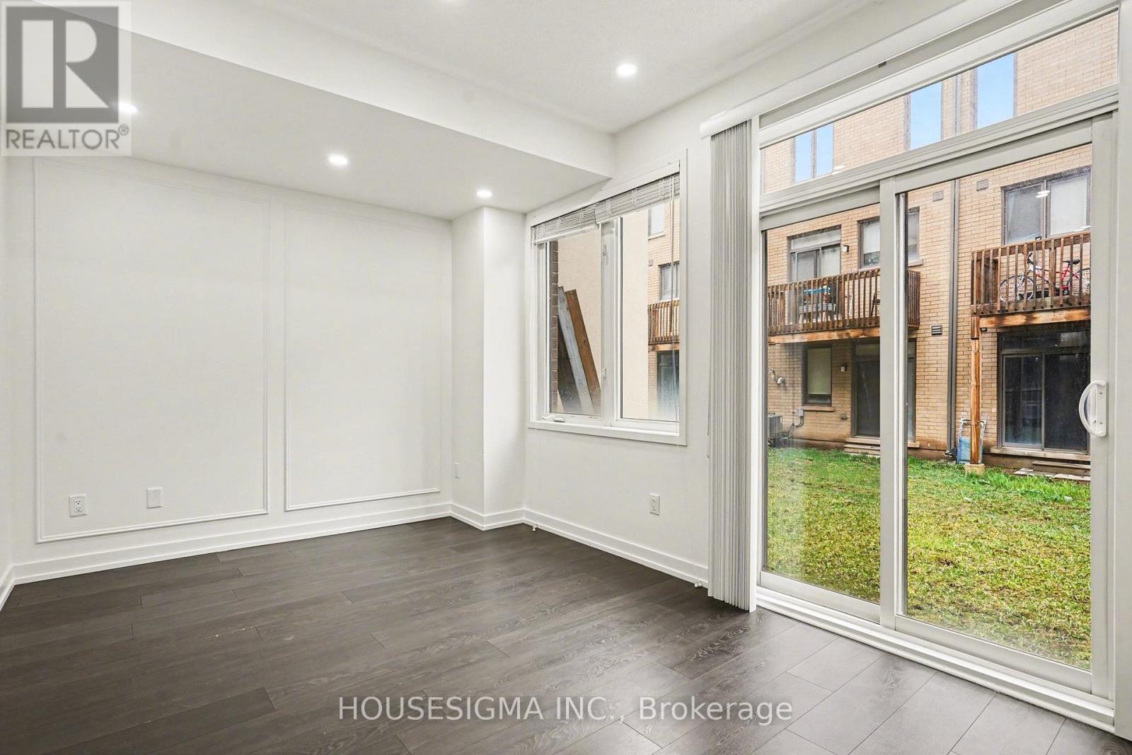 197 Sabina Drive, Oakville, Ontario  L6H 0L4 - Photo 7 - W13007842