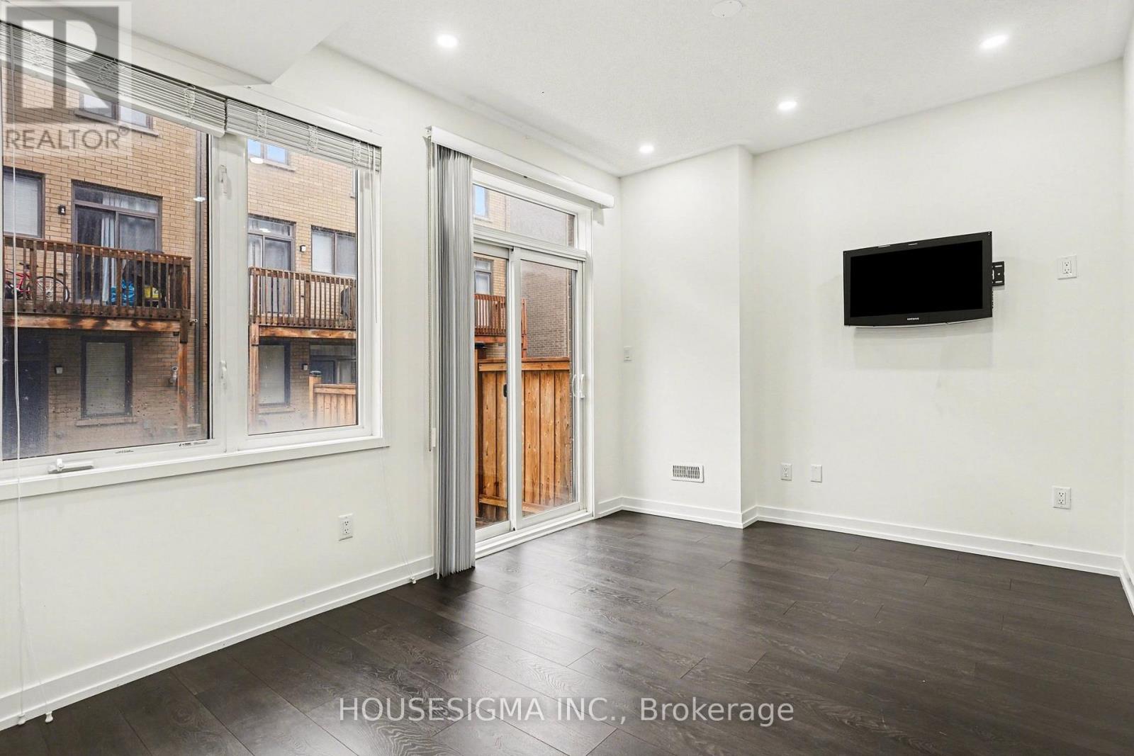 197 Sabina Drive, Oakville, Ontario  L6H 0L4 - Photo 8 - W13007842