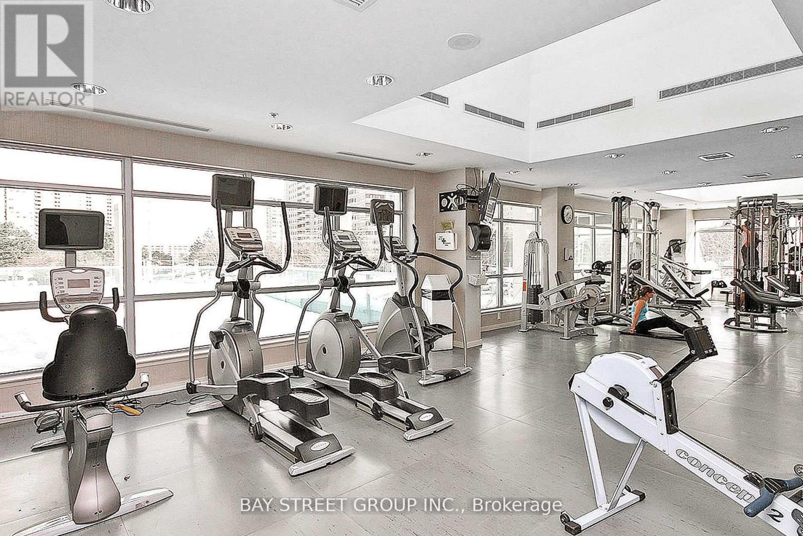 Tp2706 - 33 Elm Drive W, Mississauga, Ontario  L5B 4L2 - Photo 2 - W13007846