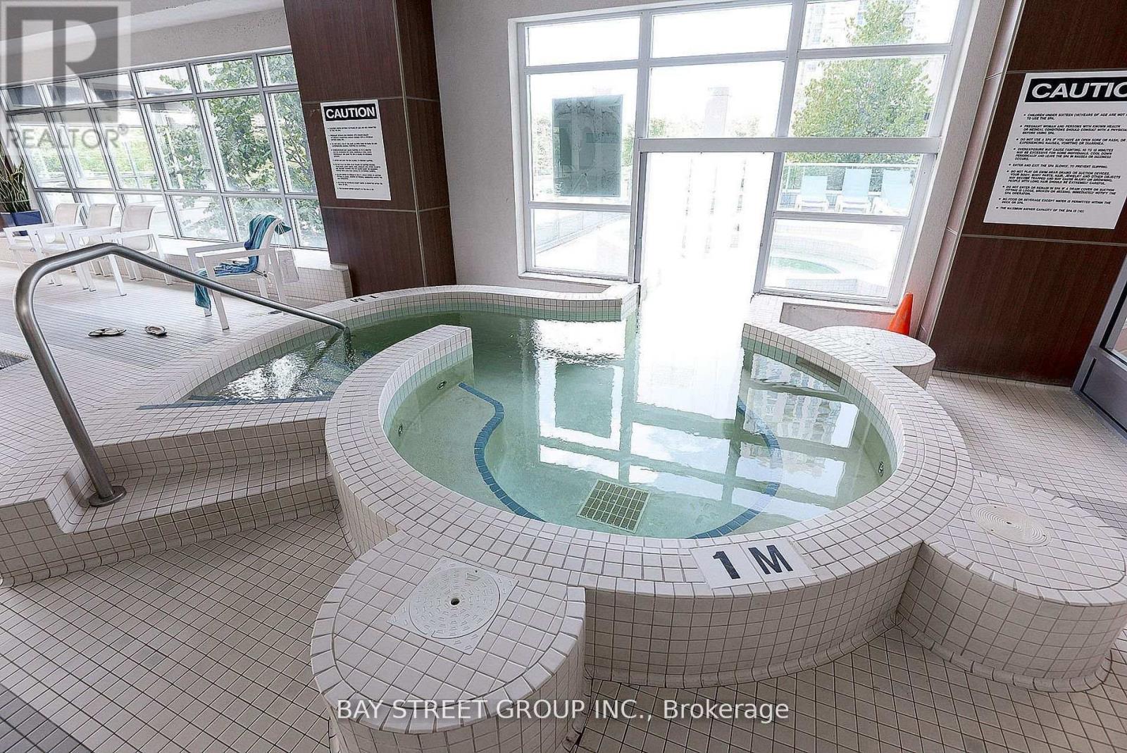 Tp2706 - 33 Elm Drive W, Mississauga, Ontario  L5B 4L2 - Photo 4 - W13007846