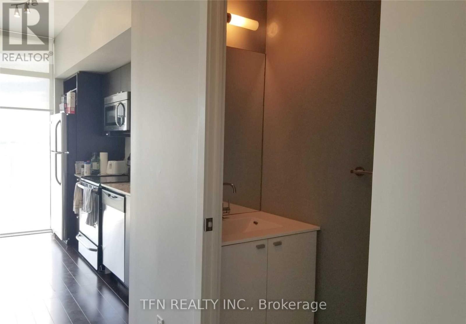 1005 - 105 The Queensway Avenue, Toronto, Ontario  M6S 5B3 - Photo 10 - W13007860