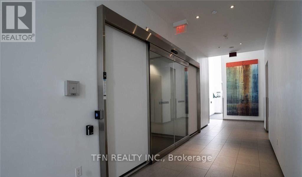 1005 - 105 The Queensway Avenue, Toronto, Ontario  M6S 5B3 - Photo 5 - W13007860