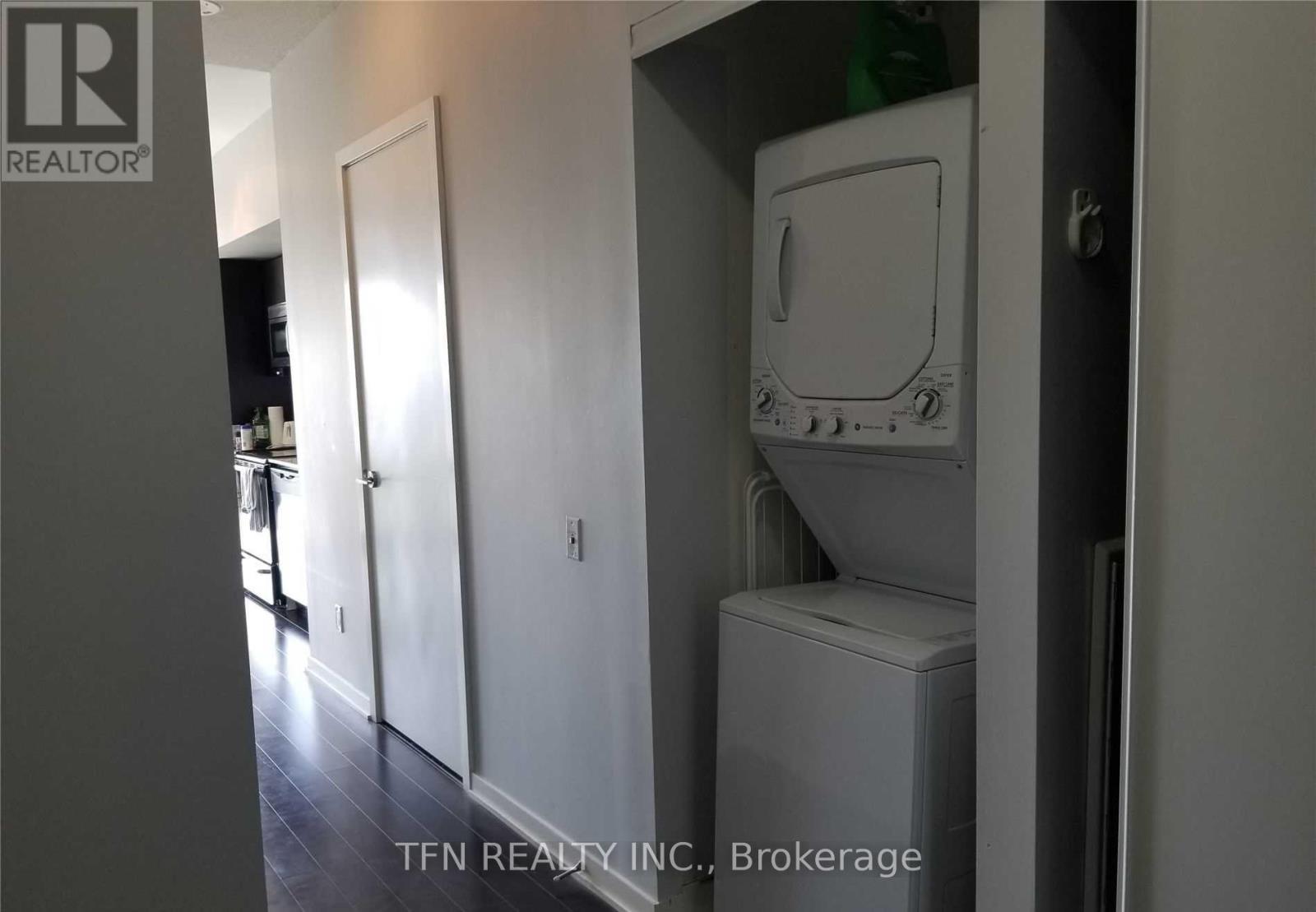 1005 - 105 The Queensway Avenue, Toronto, Ontario  M6S 5B3 - Photo 8 - W13007860