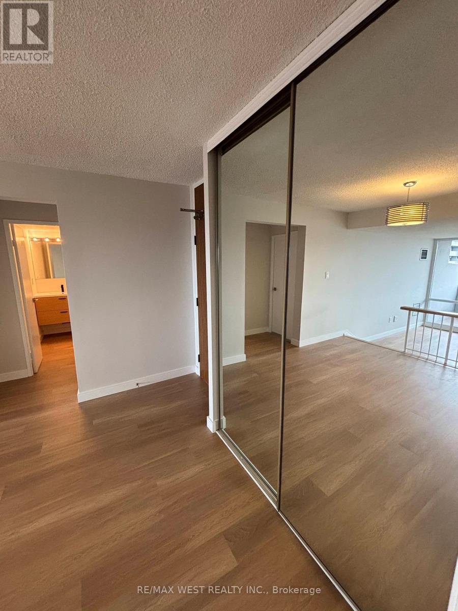 1908 - 260 Scarlett Road, Toronto, Ontario  M6N 4X6 - Photo 13 - W13007876